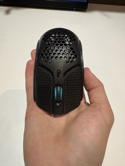 vand mouse HyperX pulsefire haste wireless