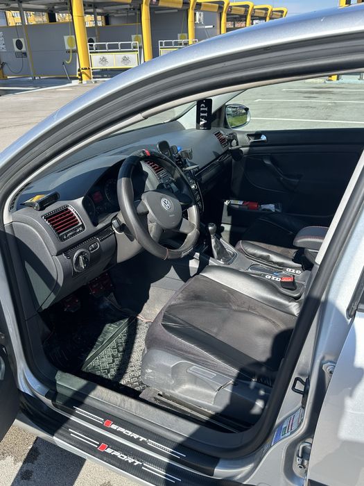 Голф 5 1.9 тди 105 к.с.