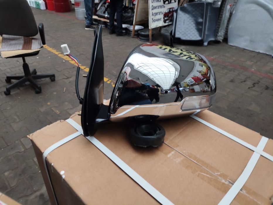 Хайлюкс боковое зеркало