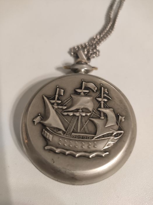 Часы мельхиор. Кораблик.  В хорошем состоянии.