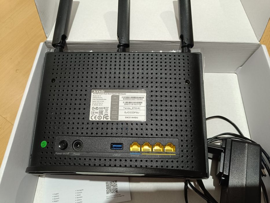Vând router gigabit Tenda AC1900