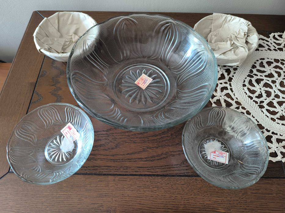 Сервиз купа и четири малки купички