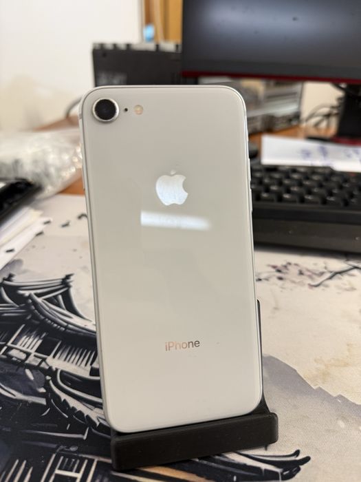 Vand iPhone 8 64GB
