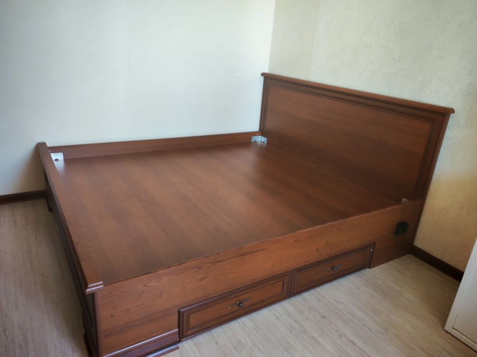 Кровать двуспальная 200*220