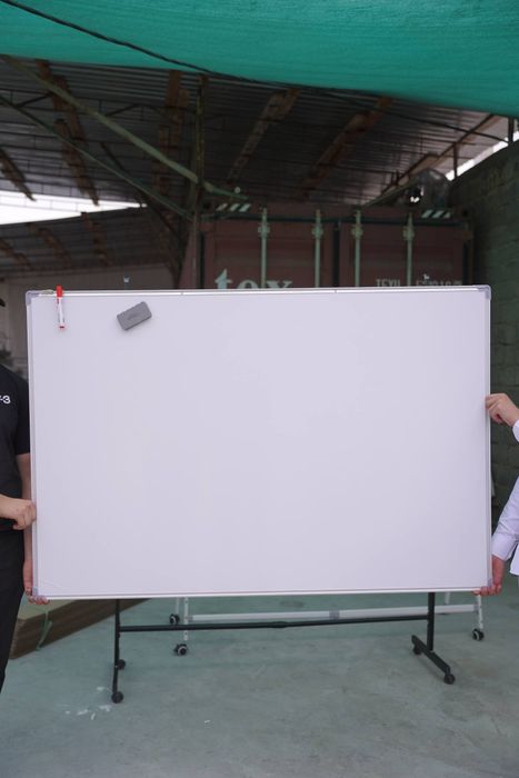 Yangi markerli oq doska 100x150