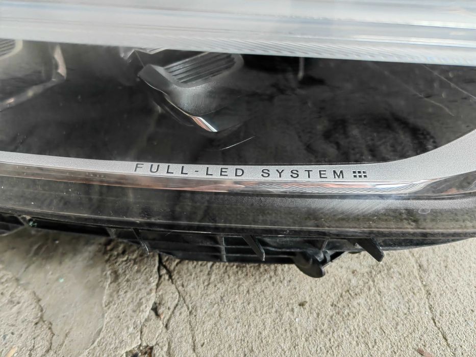 Фар Volvo XC60 FULL LED SYSTEM десен/Фар Волво ХЦ60 Оригинален