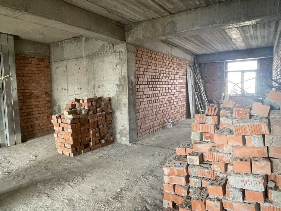 Квартира (новостройка-коробка) в Яккасарайском р-не