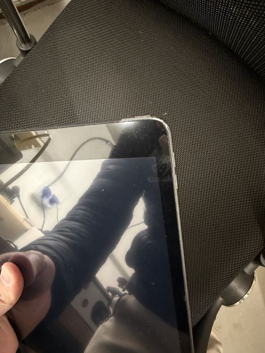 Apple iPad gen 8th in stare buna cu tastatura