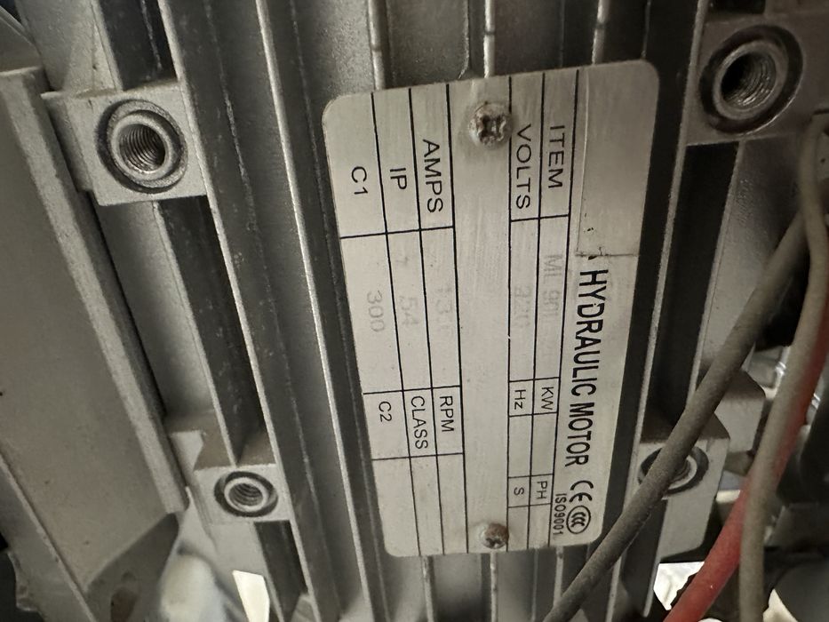 Дава се под наем Гараж / Паркомясто в София, Зона Б-18 - 1 кв.м за 5500 € - Снимка #2