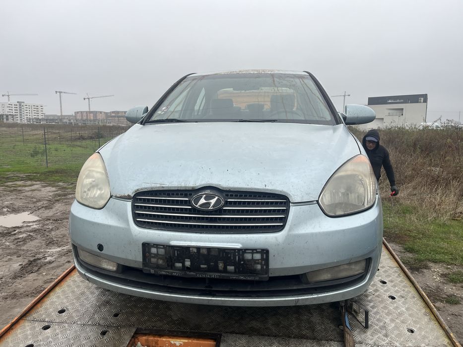 Dezmembrez Hyundai Accent 1.5 diesel 2005-2009