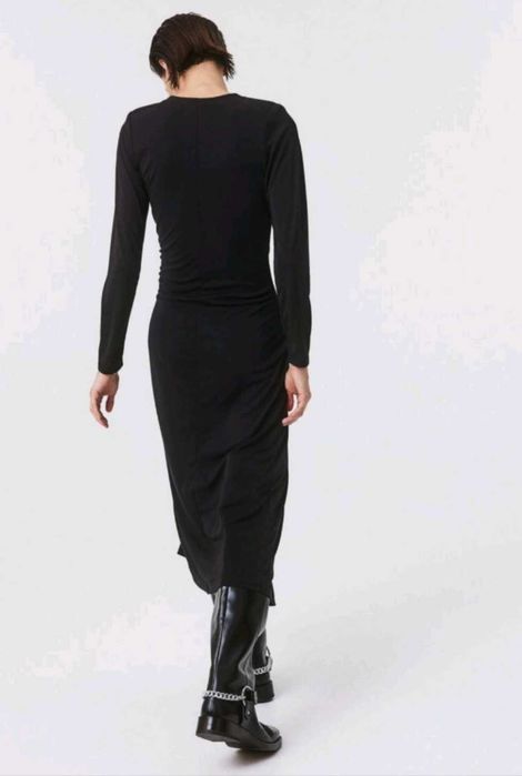 Елегантна рокля от HM, размер M.