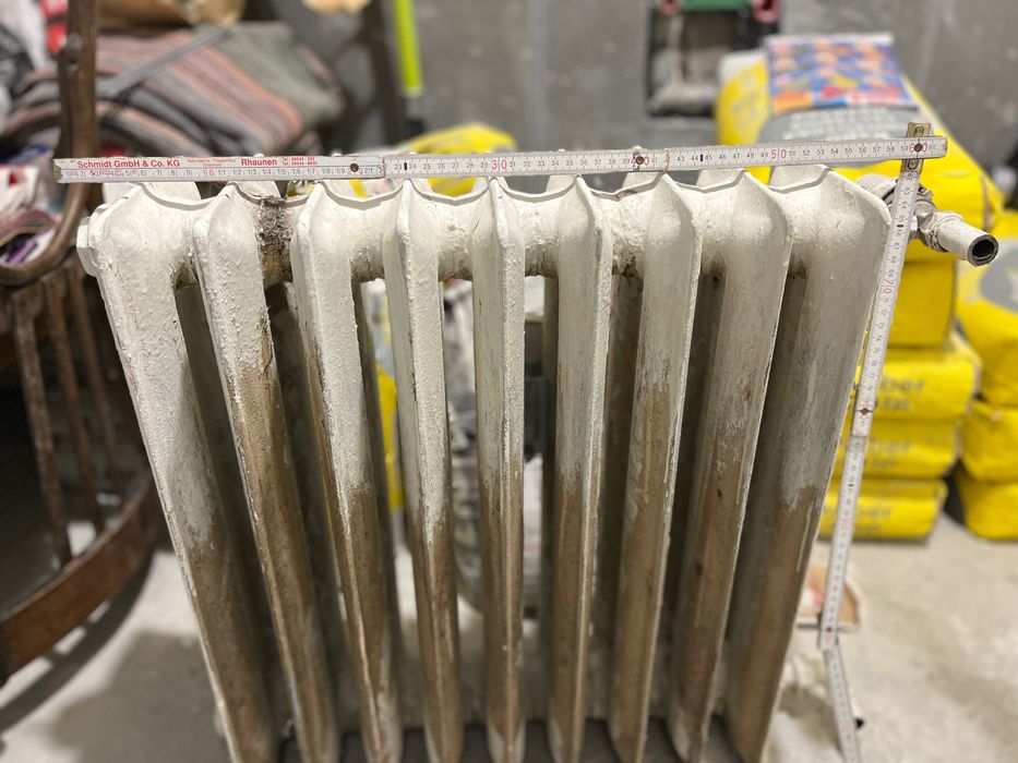 3 броя чугунени радиатори