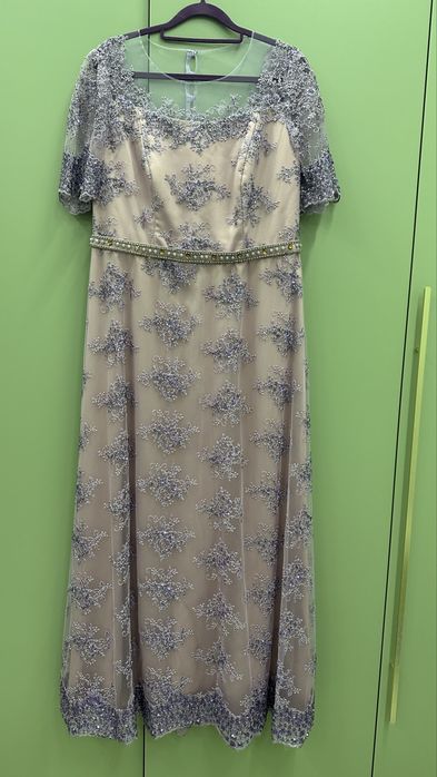 Нарядное, вечернее длинное платье