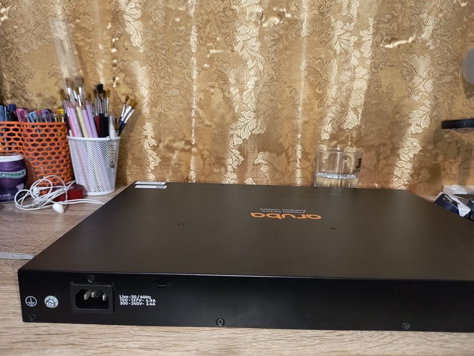 Switch aruba 24 porturi