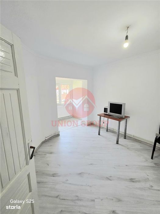 Apartament 2 Camere, Decomandat, Navodari