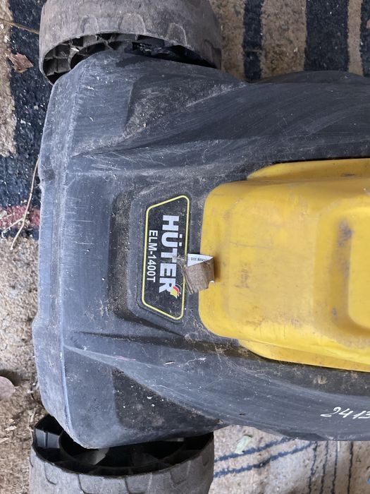 Продам газонокосилку на запчасти