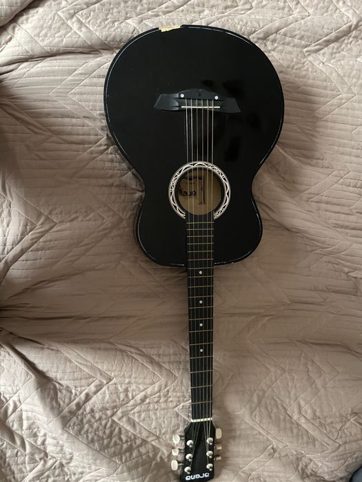 Гитара сатылады срочно !!!