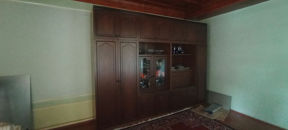 Stenka shkaf sotiladi