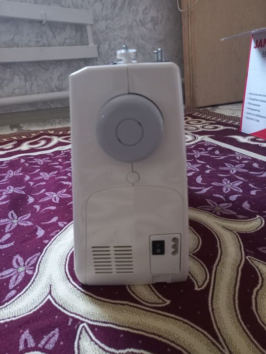 Швейная машина Janome