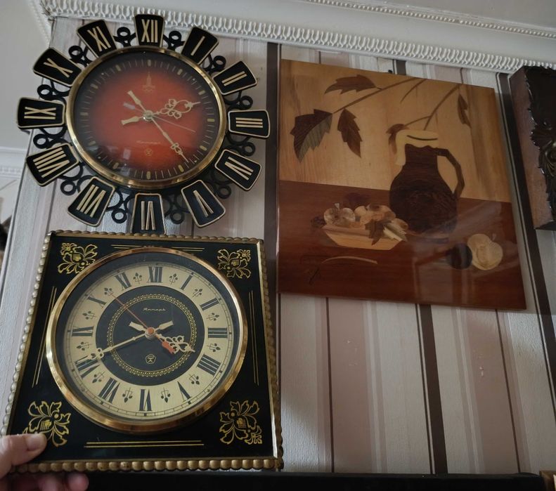 продам настенные часы янтарь