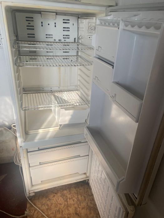 Продам холодильник