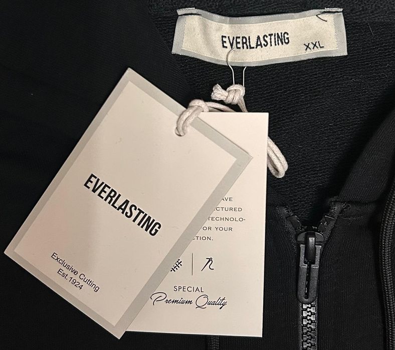 Vând compleu nou de bărbați Made by Society