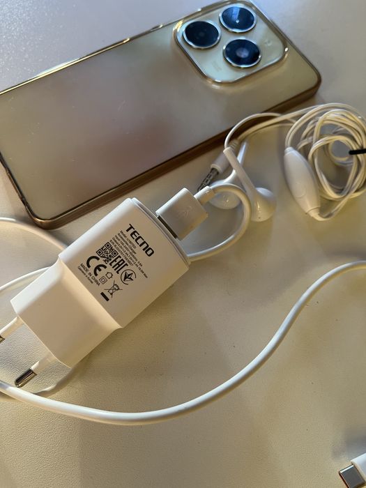 Смартфон Tecno Spark 20 /128 гб