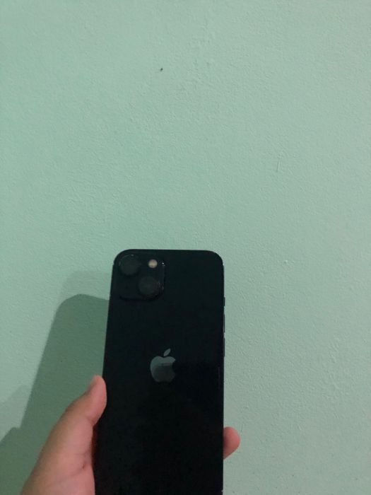 iPhone 13.