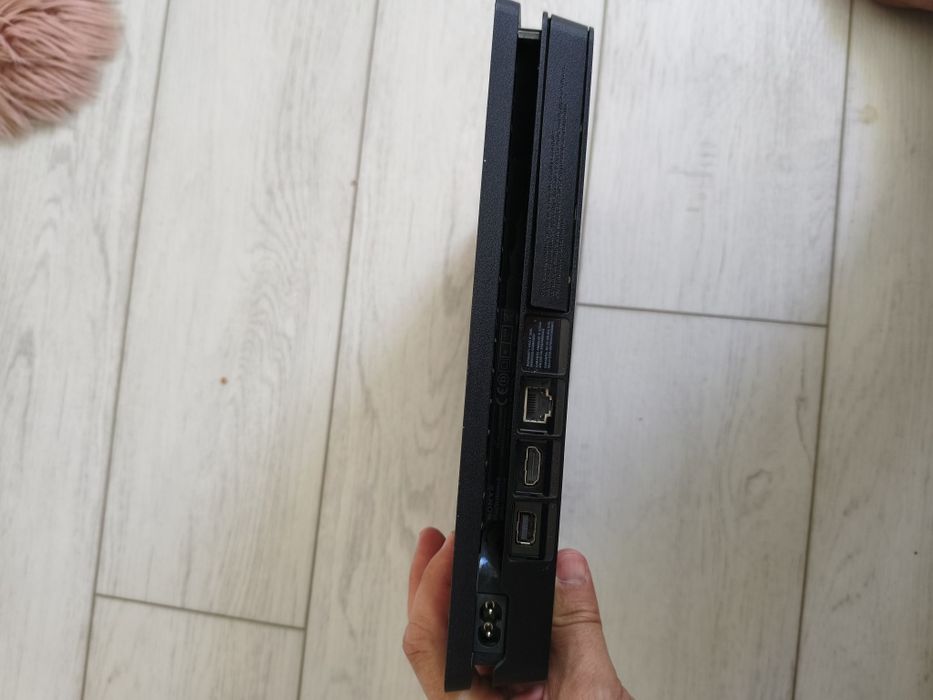 PS4 Slim 350 lei