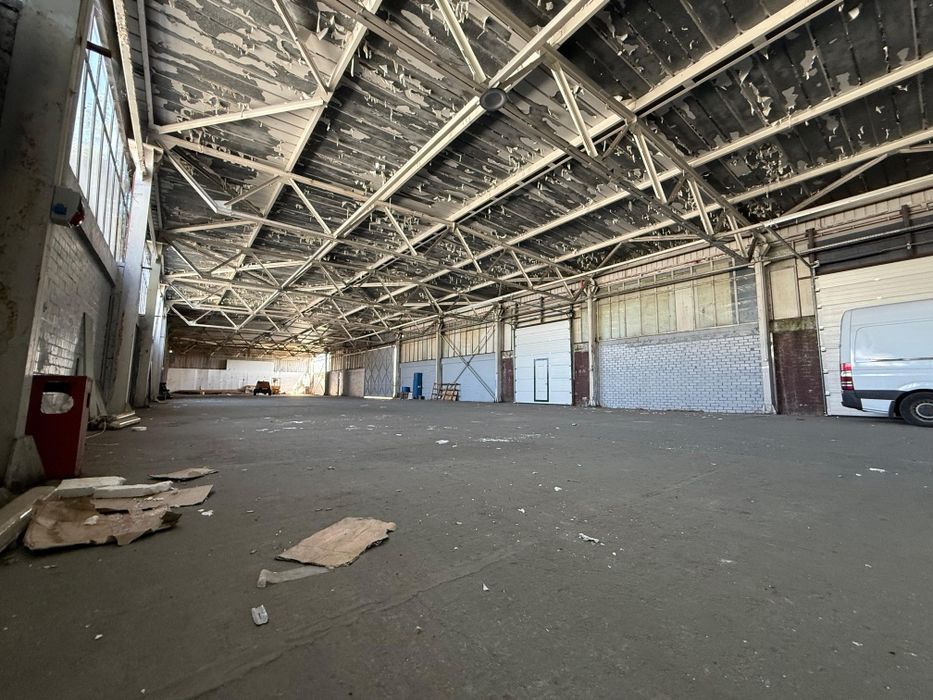 Vând sau închiriez spațiu comercial Hala 1200np teren 4620m