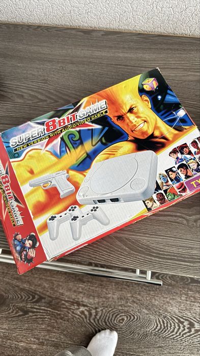 Телевизор Samsung с двумя играми