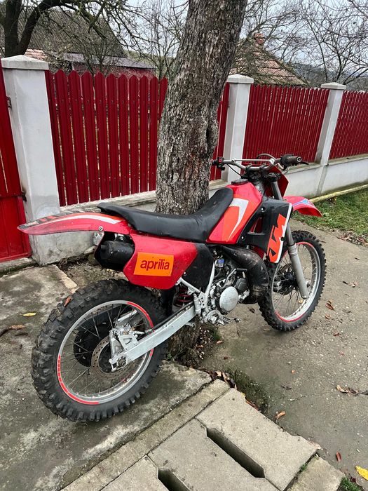 Vand cross Yamaha DT 125 R 2T perfectă pentru distractie