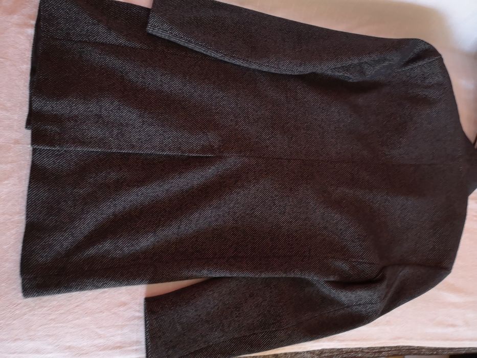 Vând haină scurtă 42-44 Zara