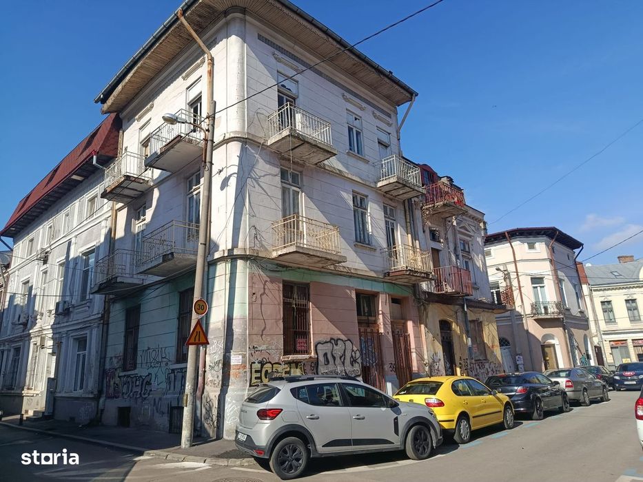 Propun spre vinzare vila in zona zero universitate