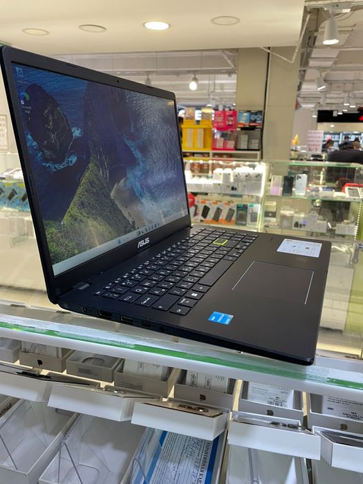 Ноутбук Asus 8/256 gb ssd