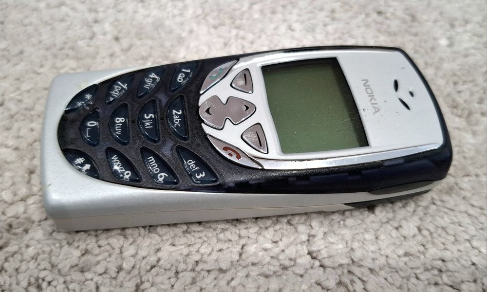 Отлично запазен NOKIA 8310