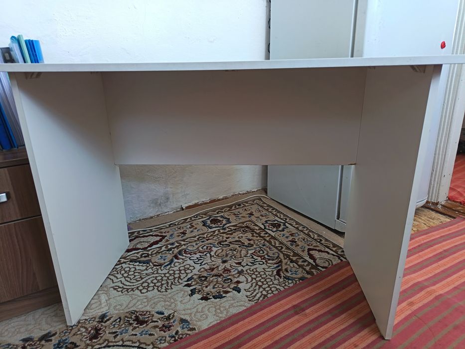 Срочно продам письменный стол