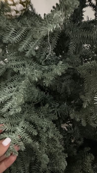 Продам елку красивую