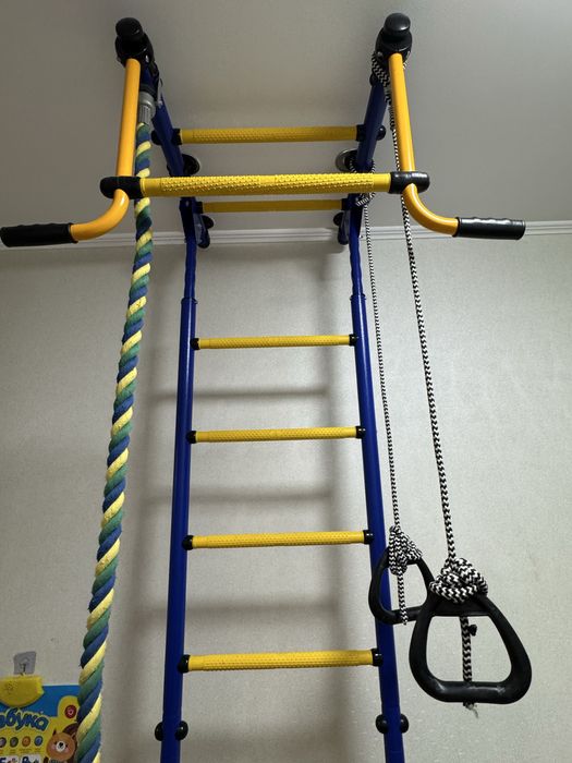 Шведская стенка турник