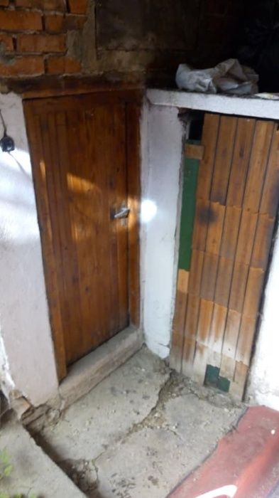 Триетажна къща в с. Забърдо