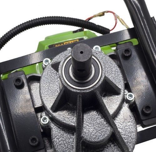 Бензинов моторен свредел Тайга 52 куб.