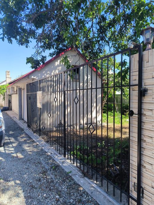 Central, str Tineretului - teren 494 mp cu casa 2 camere