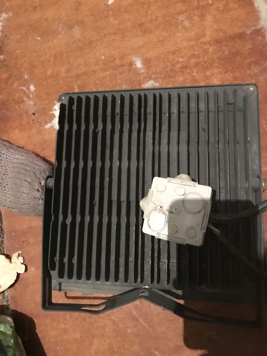 Продам прожектор Teksan