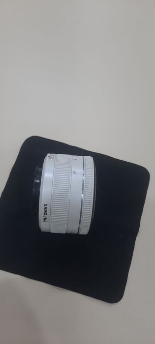 Объектив Samsung NX1000