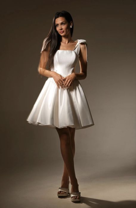 Бяла рокля radapola