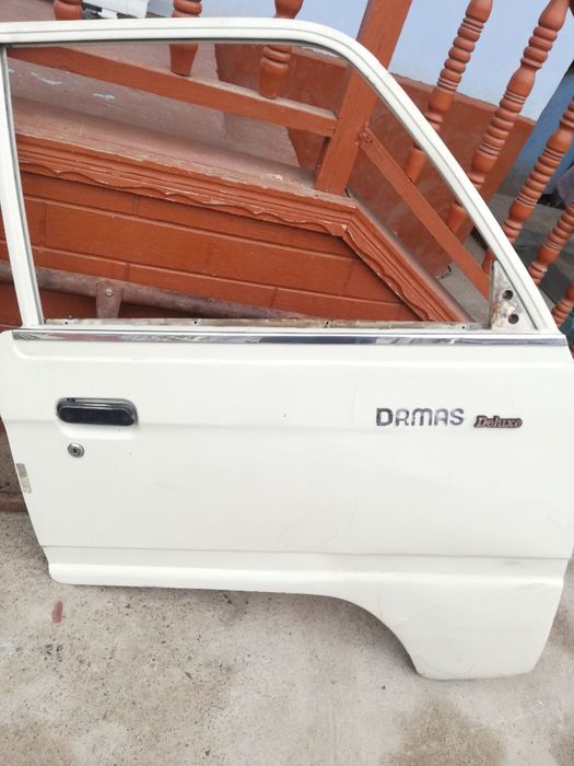 Damas eshik va oldi o’ng taraf eshiklar sotladi oynlarxam