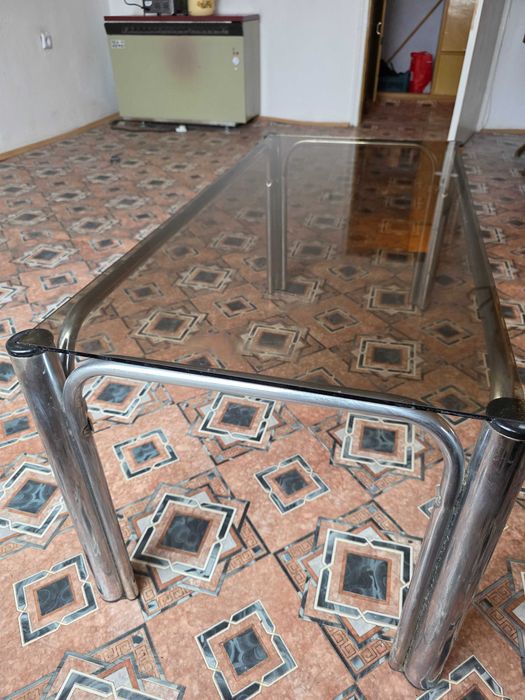 Холова масичка от тръбна мебел