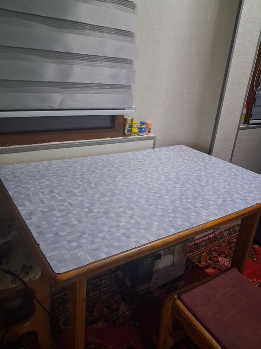 Kompyuter stol , novtbuk , kuxinni stol stul sotiladi