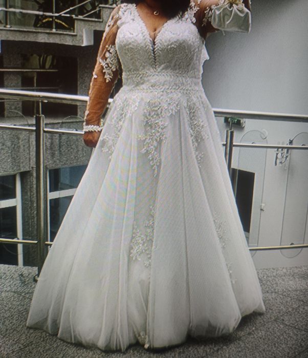 Rochie de mireasa și voal