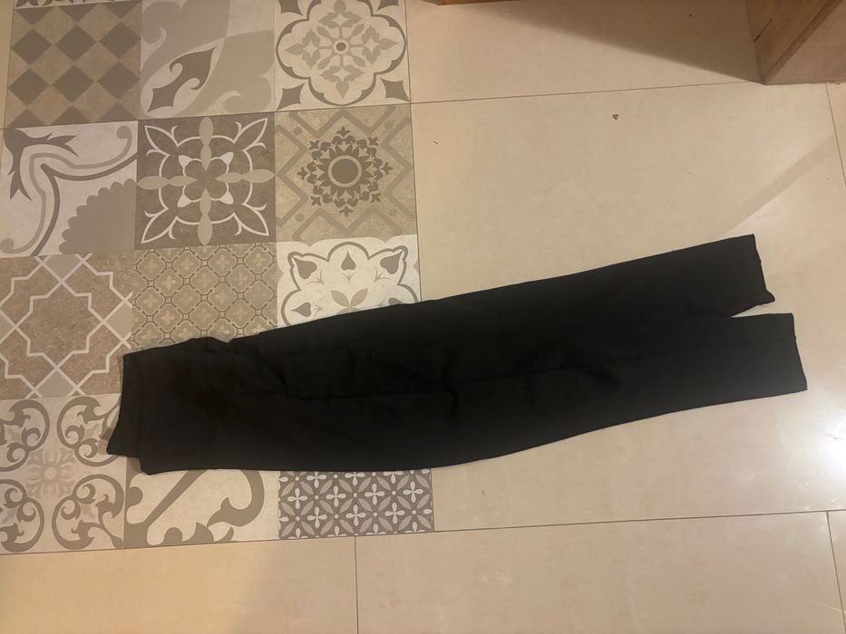 Клинове НОВИ. Маркови- Addidas, Lululemon. 2 черни и 1 червен. Разм:S